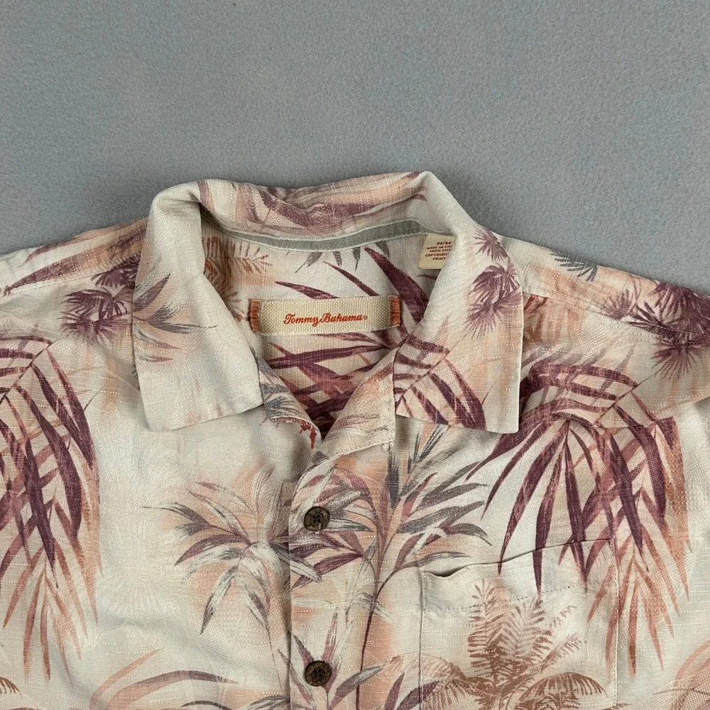 Tommy Bahama Silk Shirt Mens Medium Tan Palm Print Tropical Camp Aloha Button Up